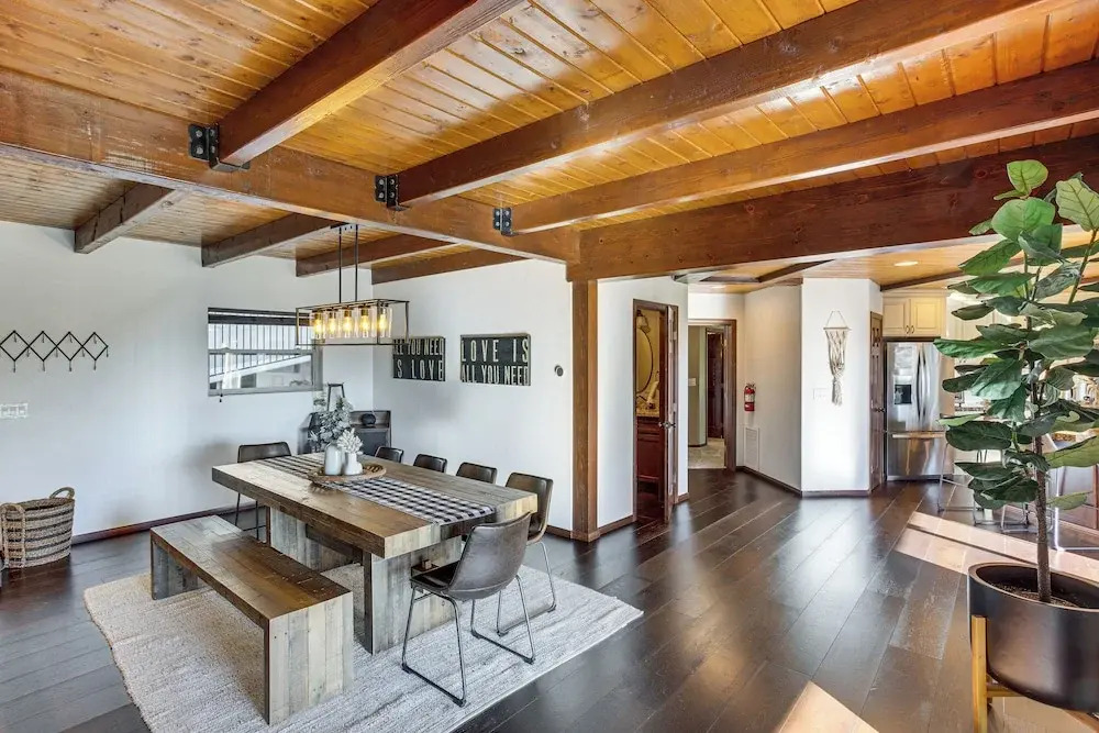 Lake Arrowhead Cabin: 4 Decks, Game Room + More!