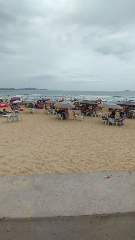 Lindo APT inteiro mt perto da praia Peró