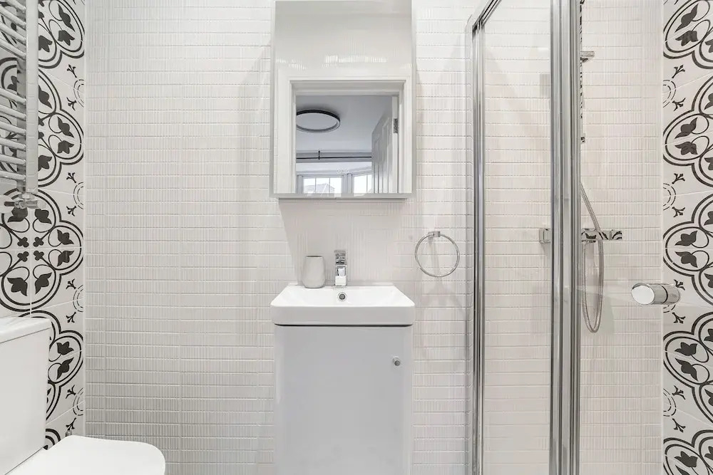 Spacious Room In Morden
