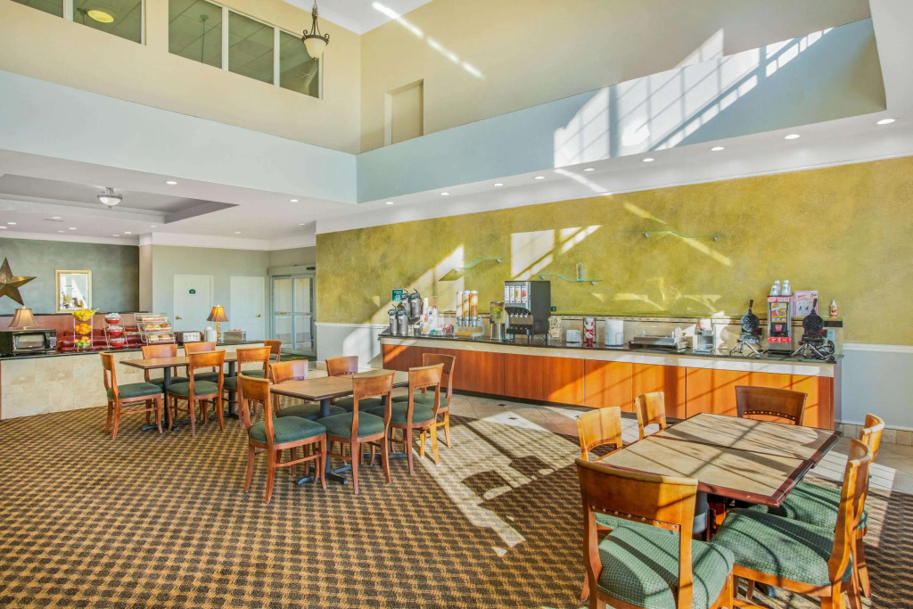 La Quinta by Wyndham Belton - Temple South