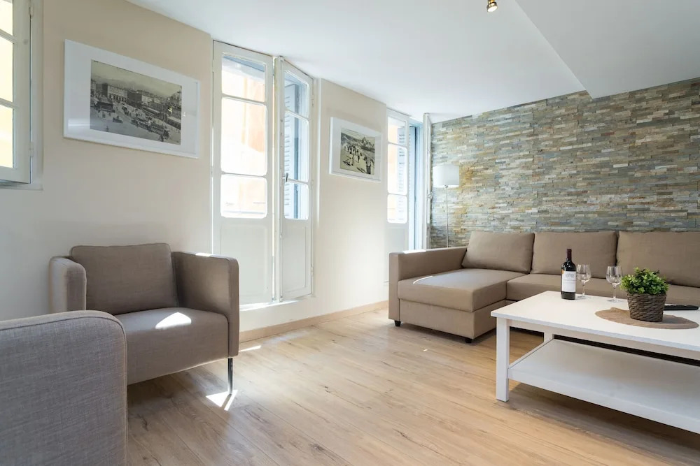The Napoleon 2-BR Old Town - Terrace
