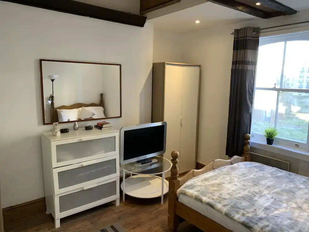 Victorian House 2 Bed 2 Bath Next to Barbican Tube
