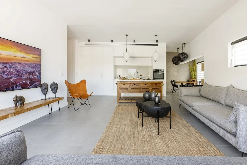 AirTLV-Bazel Apartment With Balcony