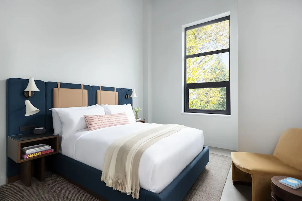 The Neighborhood Hotel - Little Italy Studio