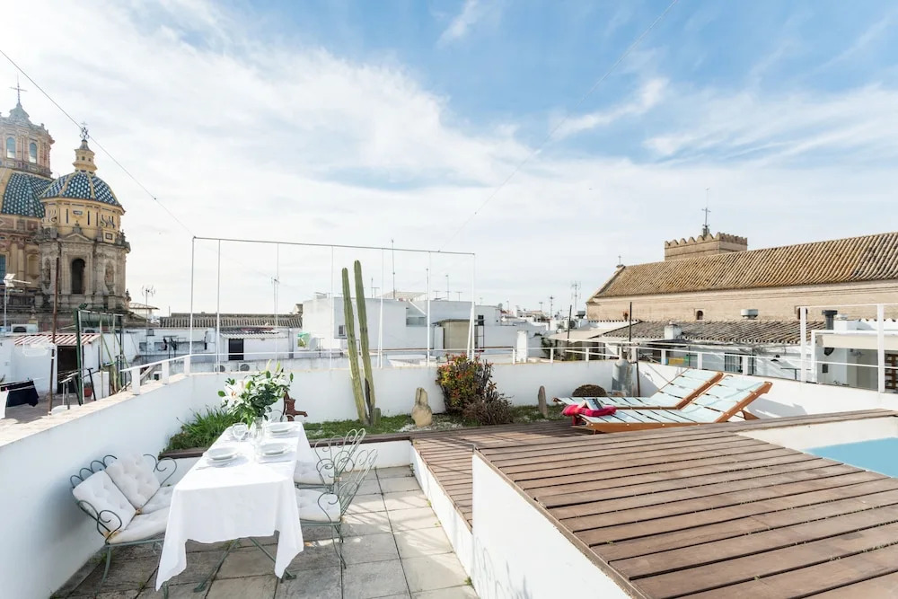 Ático con piscina privada y terraza
