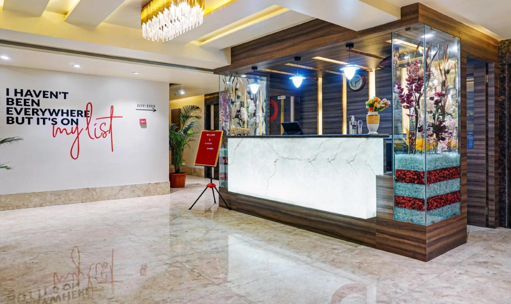 Classic Square by OYO Rooms