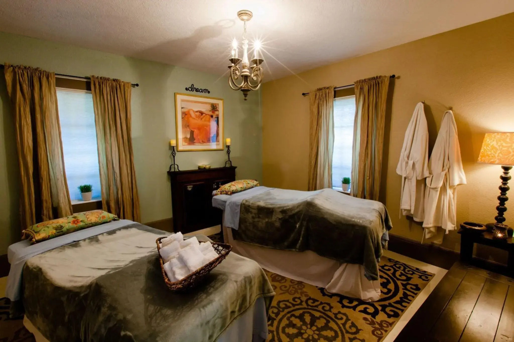 Strawberry Valley Inn