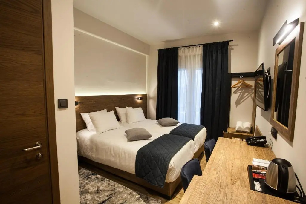 Trikala River House