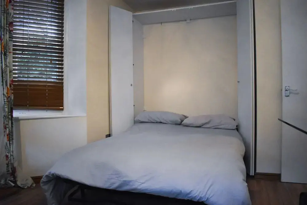 Bright and Cosy 1 Bedroom Flat near the Train Station