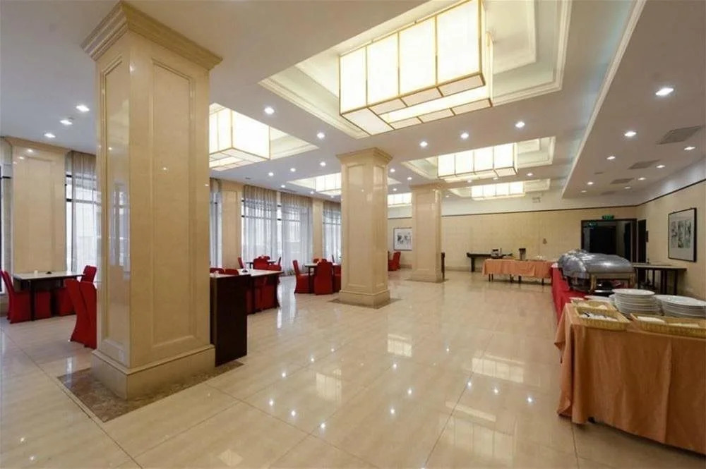 Tianjin First Hotel (Xiao Bai Lou Five Avenue Tourist Area)