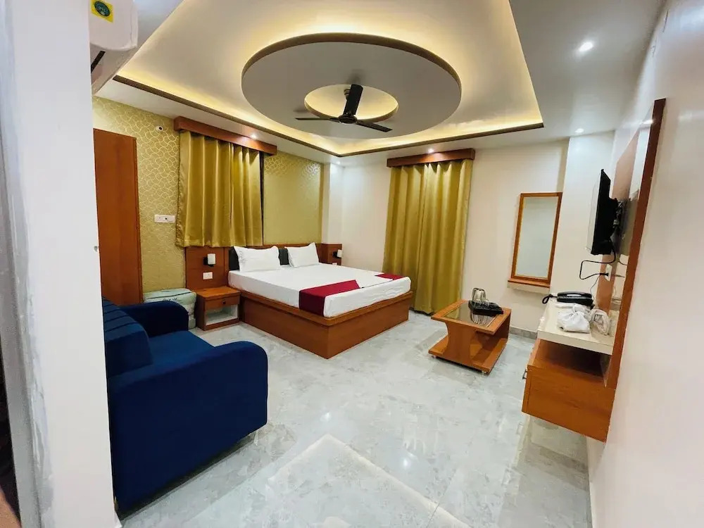 Hotel D B Palace