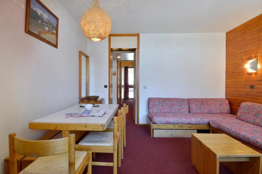 Residence Saintjacques Two-roomed Apartment in the Resort Center for 5 People of 35m2 Sj65