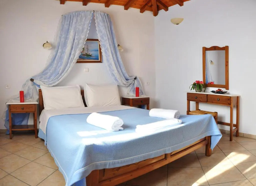 Anatoli Villa