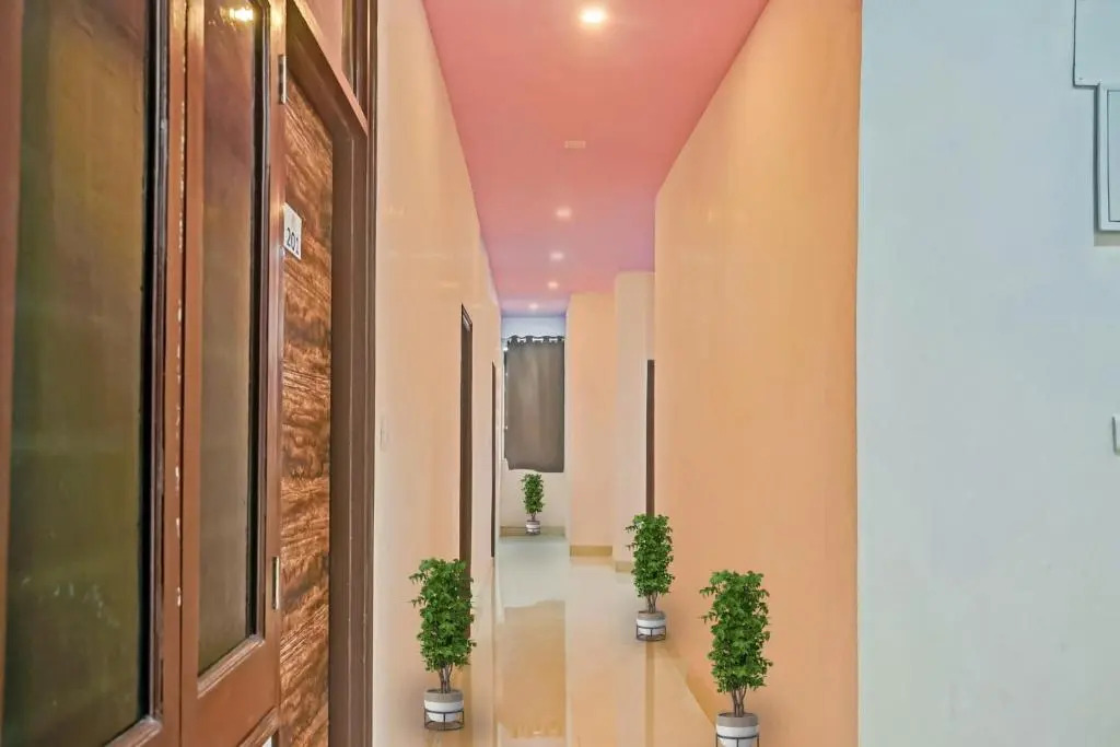 Collection O Hotel Thakur