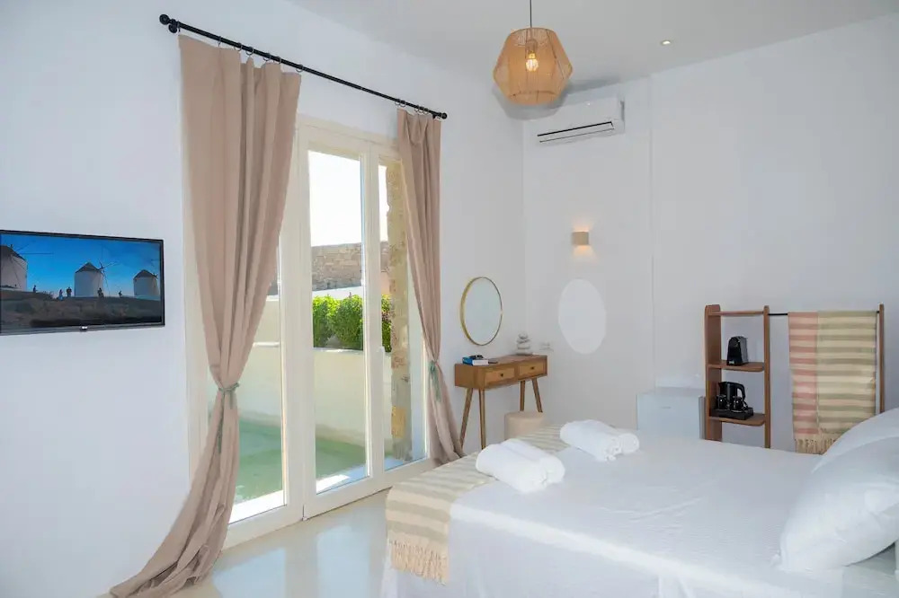 Adyton Mykonos Luxury Suites & Pools