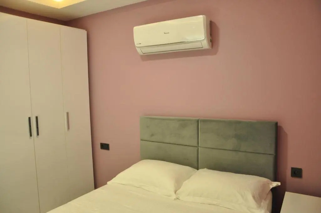 X SUITE APART
