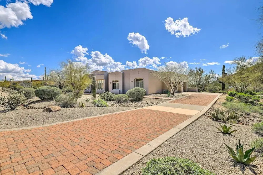 Infinity Pool: Stunning Home in Cave Creek