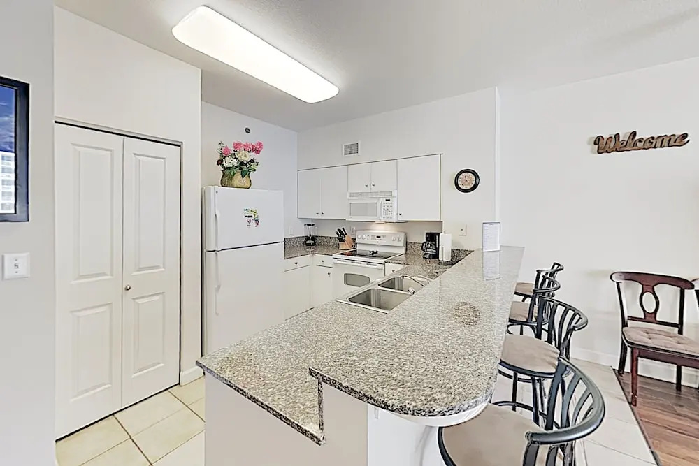 Beachside Resort W/ Pools, Spa & Big Views 2 Bedroom Condo