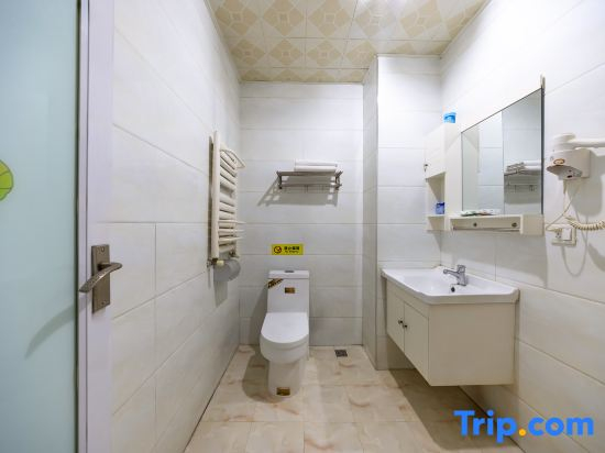 Wuyou Light Luxury Homestay (Zhengzhou University New Campus)
