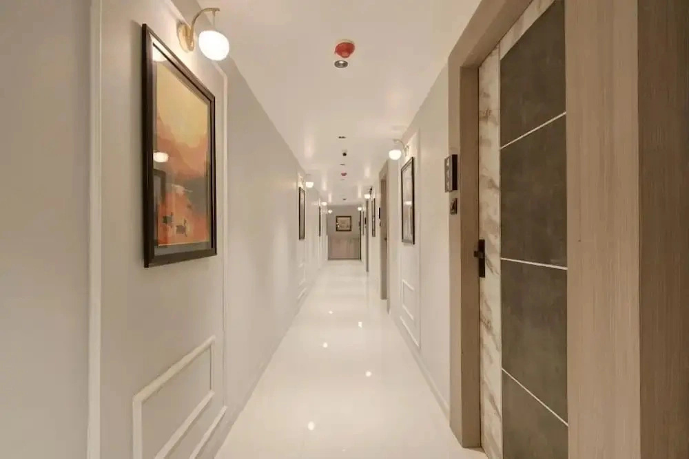 Hotel Sparsh Town