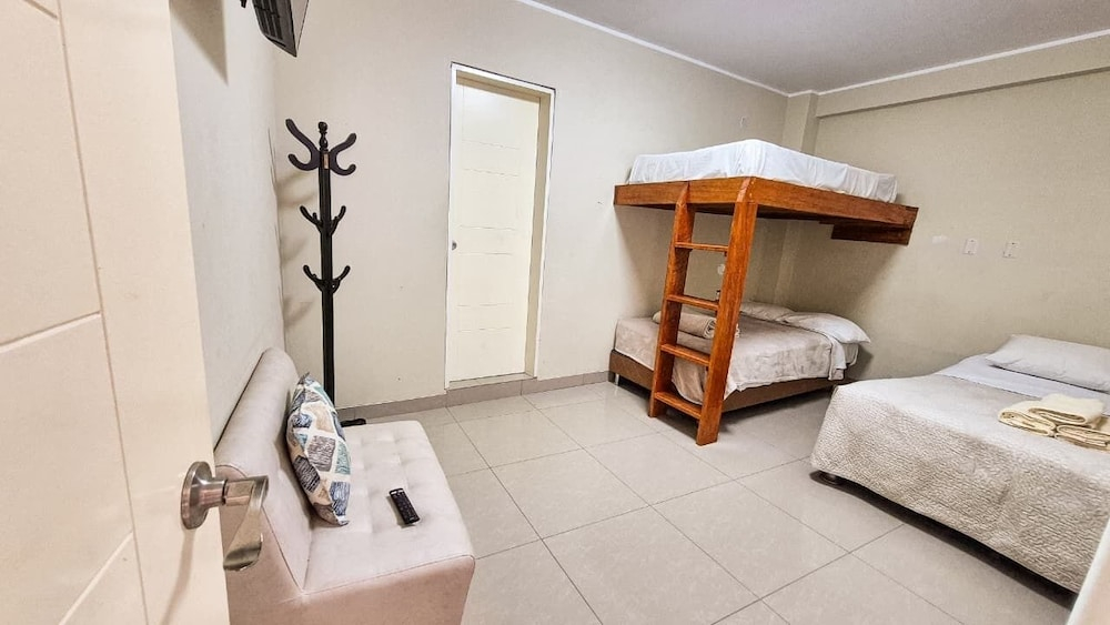Hostel Willys House