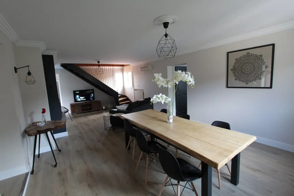 Apartement 120m with garden in a villa