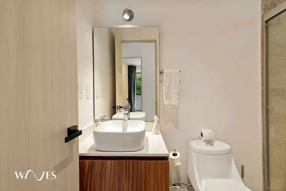 1 Br LX Amenities Prime Location