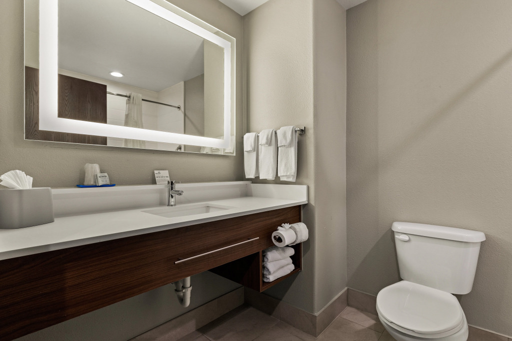 Holiday Inn Express Hotel & Suites Okmulgee