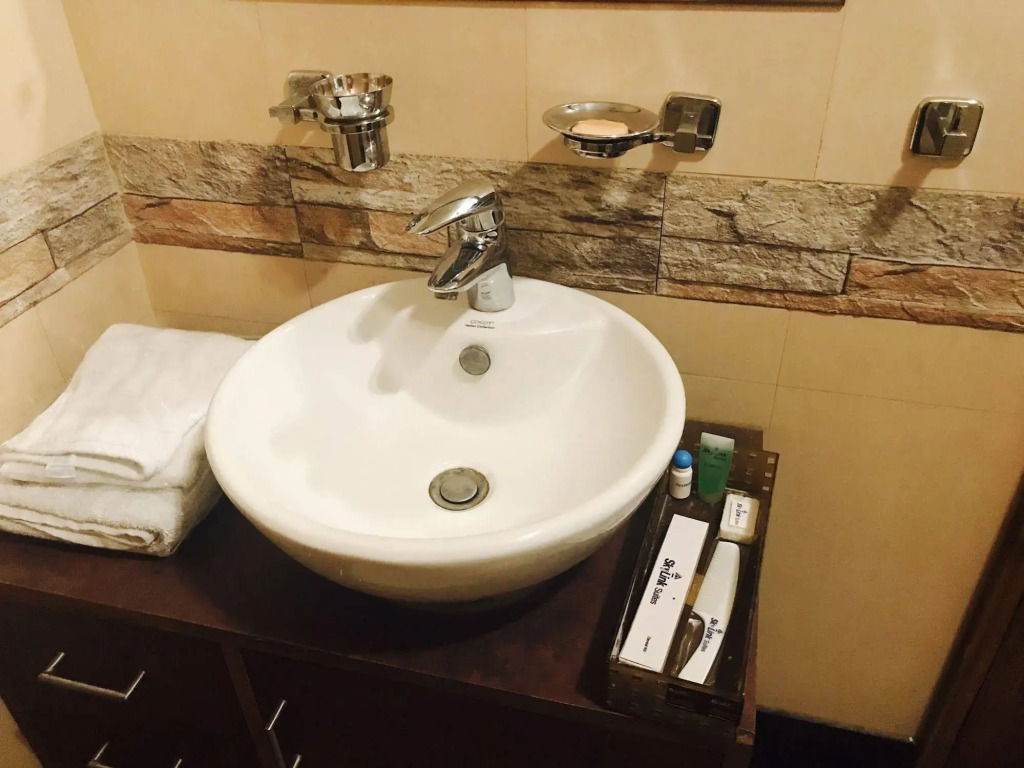 Skylink Suites Bed & Breakfast