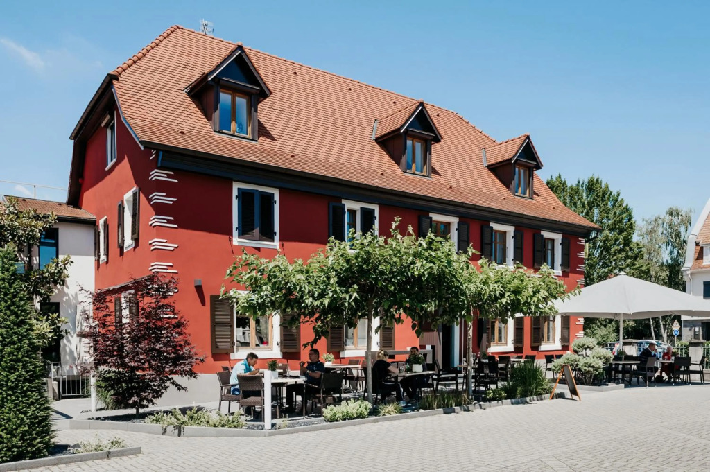 Logis Hôtel Restaurant Au Lion Rouge