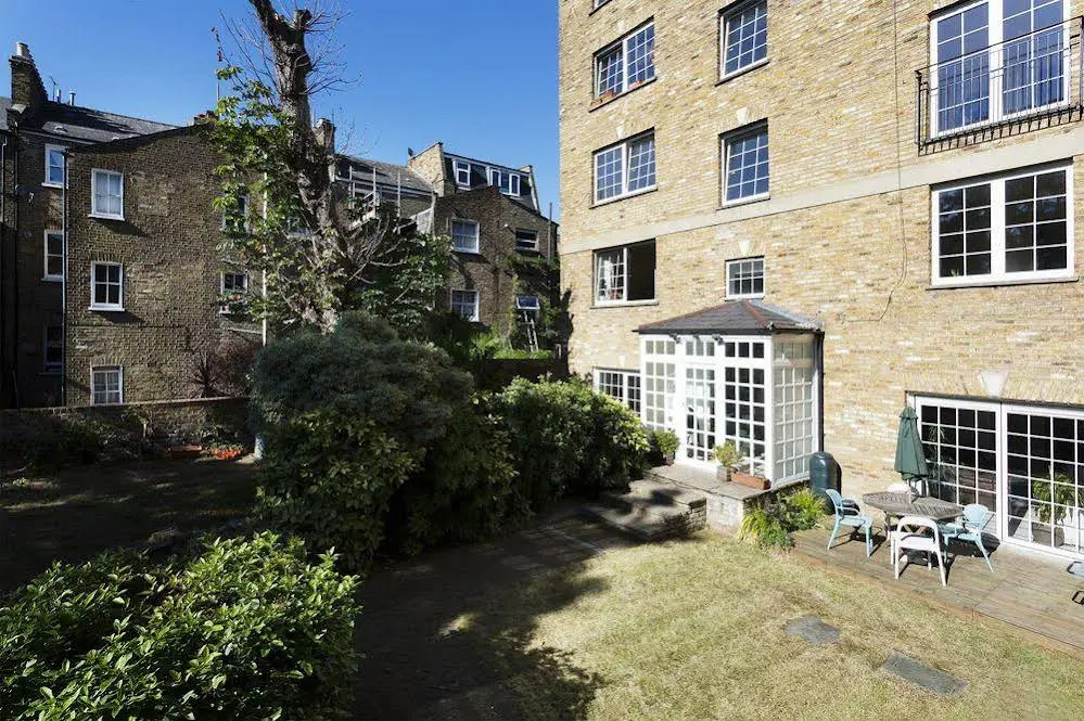 Veeve  3 Bed Flat With Parking Walford Road Stoke Newington