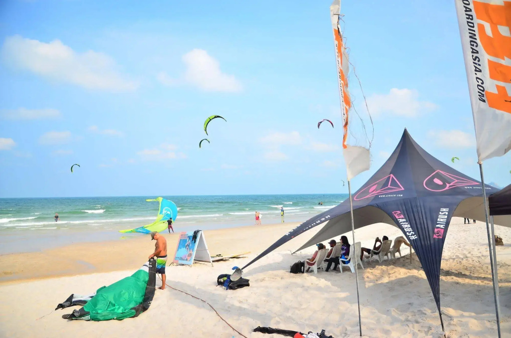 Baan Rajdamnern Huahin