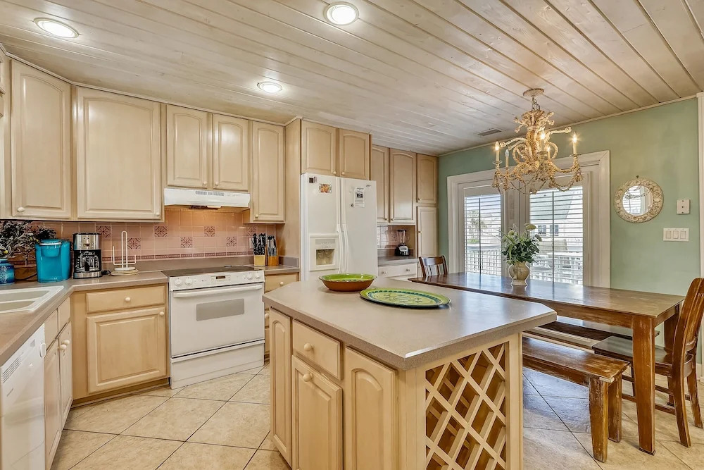 Sandpiper Cove 0012 3 Bedroom Villa by RedAwning
