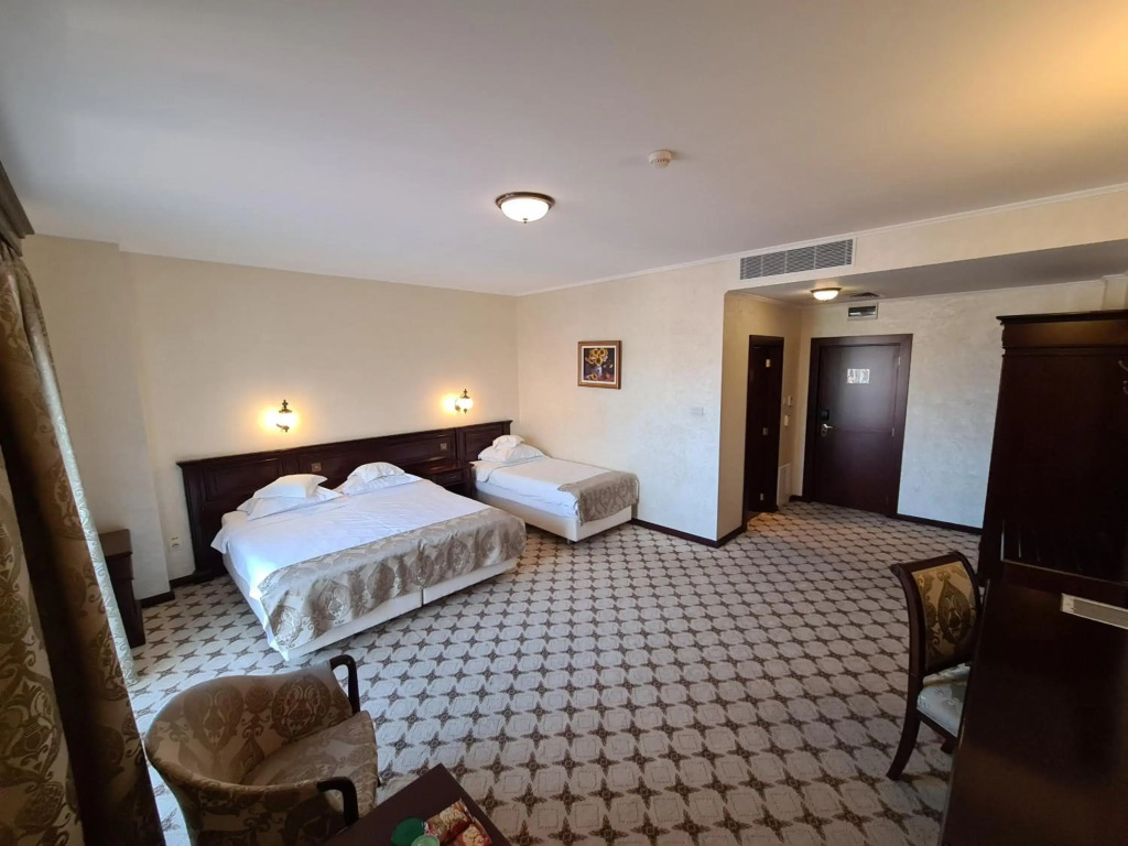 Hotel Golden House