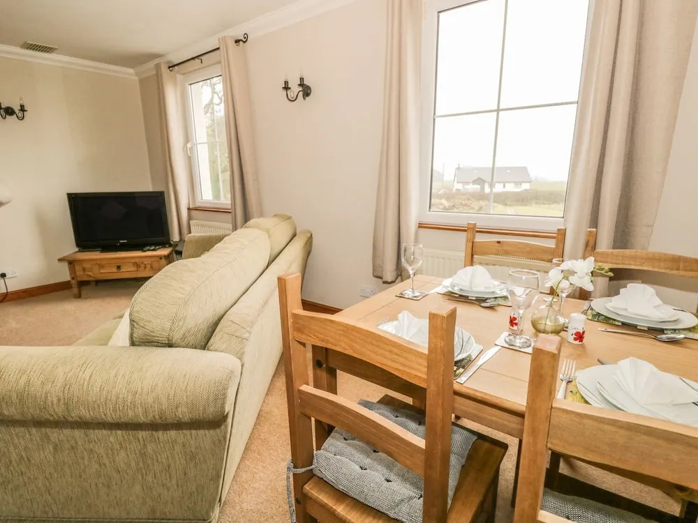 1 Park Nook Close