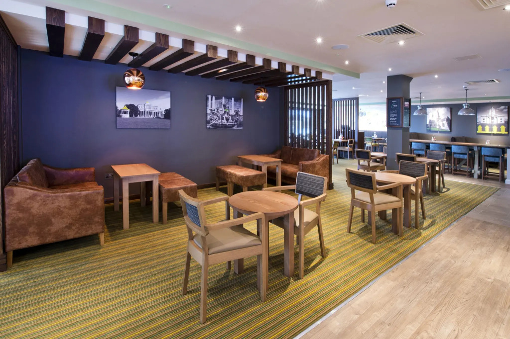 Premier Inn Cheltenham Town Centre