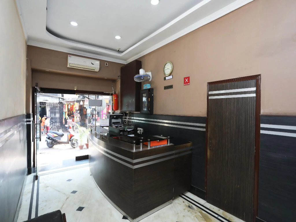OYO 2360 Hotel Raviz Inn