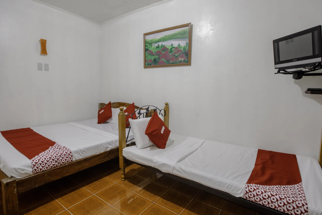 OYO 741 Sierra Travellers Inn