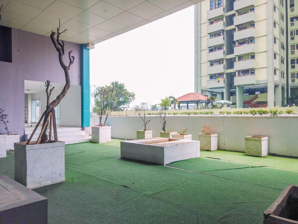 Studio Near Rajawali Station At Amethyst Apartment