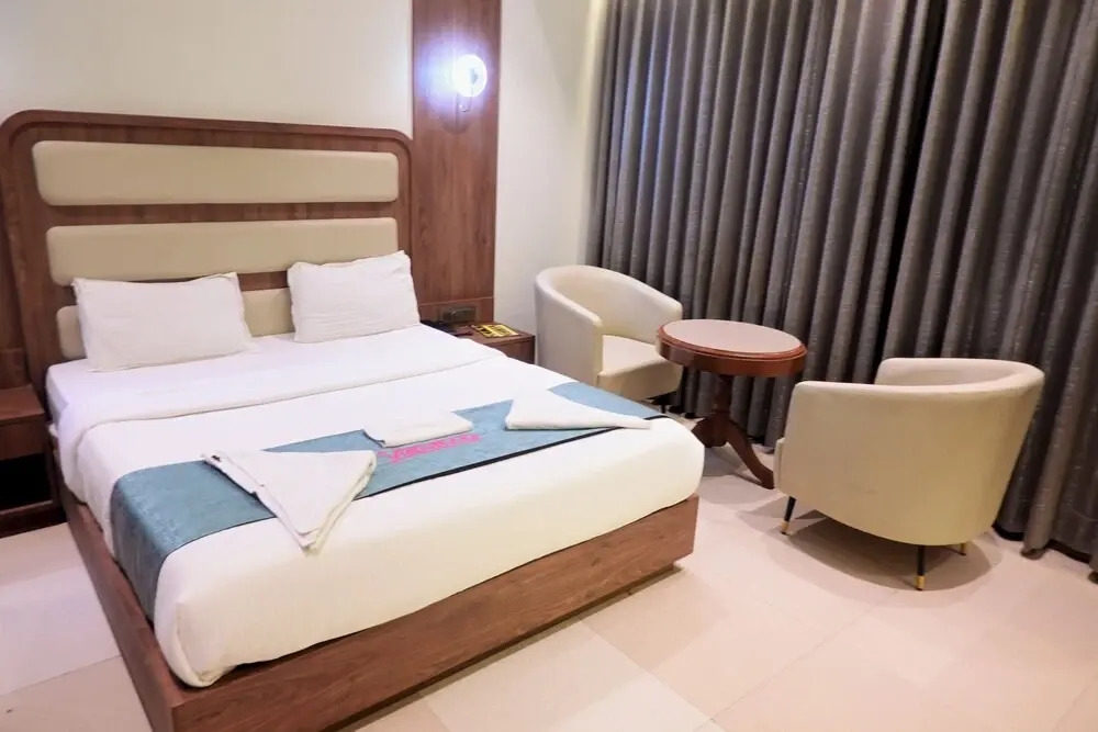 VISHRAM EXECUTIVE ROOMS