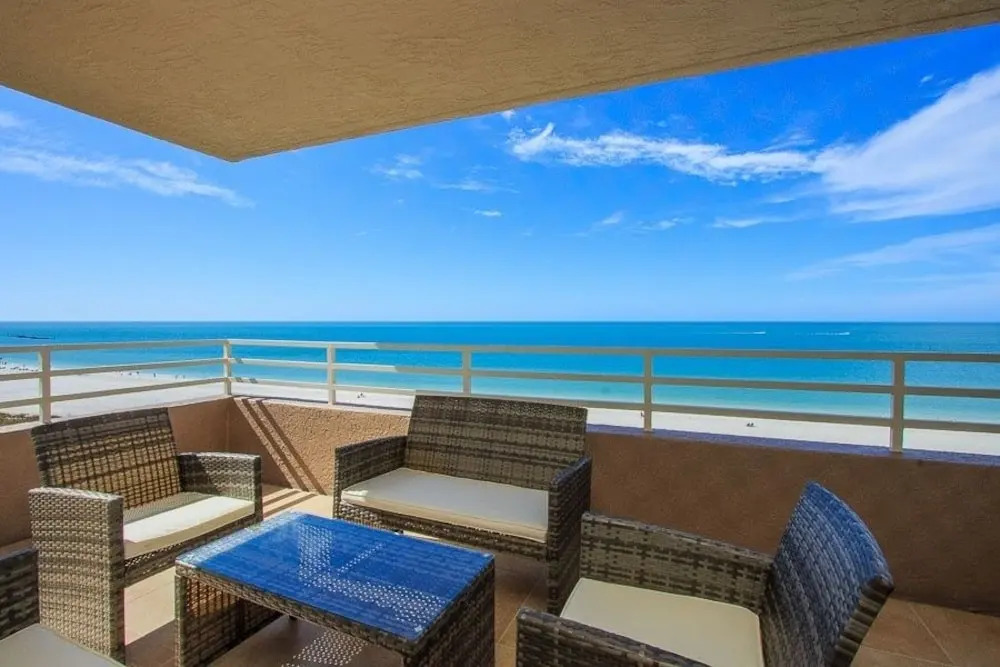 Som 701 - Somerset 3 Bedroom Condo by Redawning
