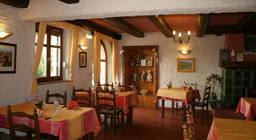 Logis Hôtel Le Bouton dOr