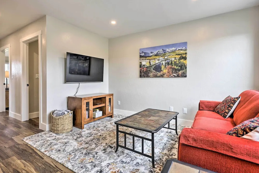 Walk To Golf: Modern Mtn-view Home in Granby