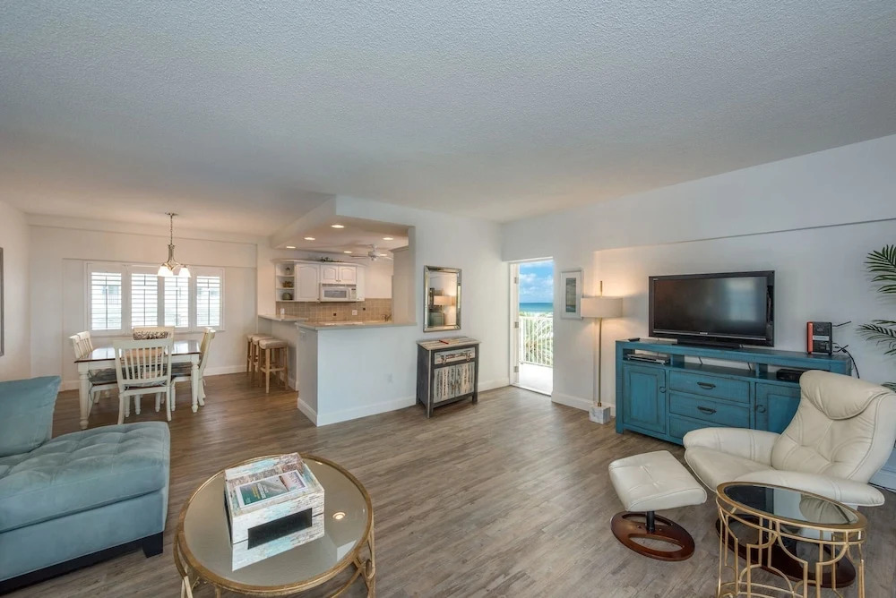 Jamaica Royale - T42 - 2 Br Condo