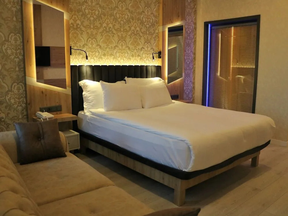Isnova Hotel Airport