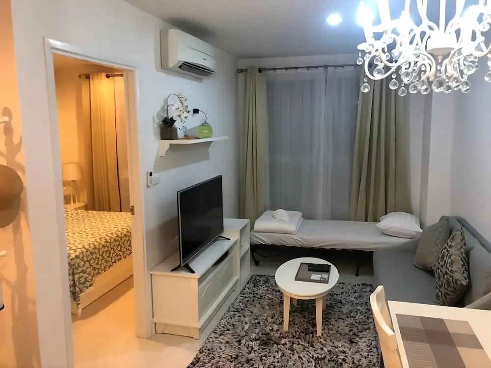 1 Bedroom Beachside Condo in Cha-am