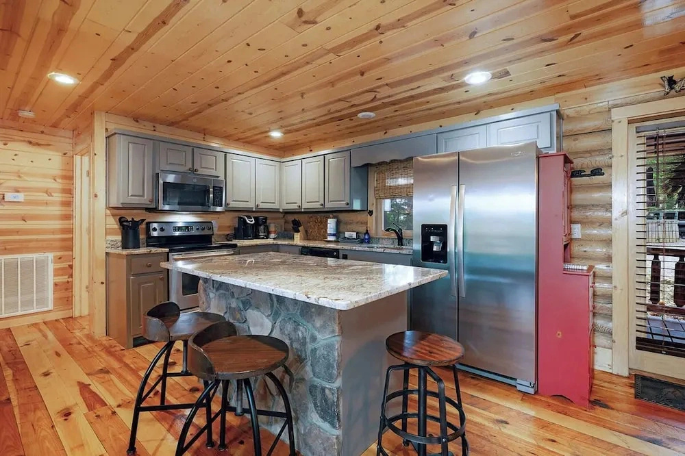 Whippoorwill Calling - Endless Mountain Views, Hot Tub and Fire Pit