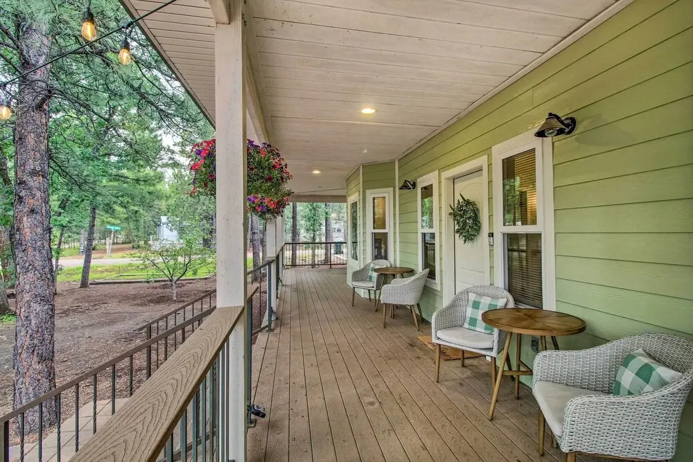 2 Mi to Lake: Marvelous Pinetop Home w/ Fireplaces
