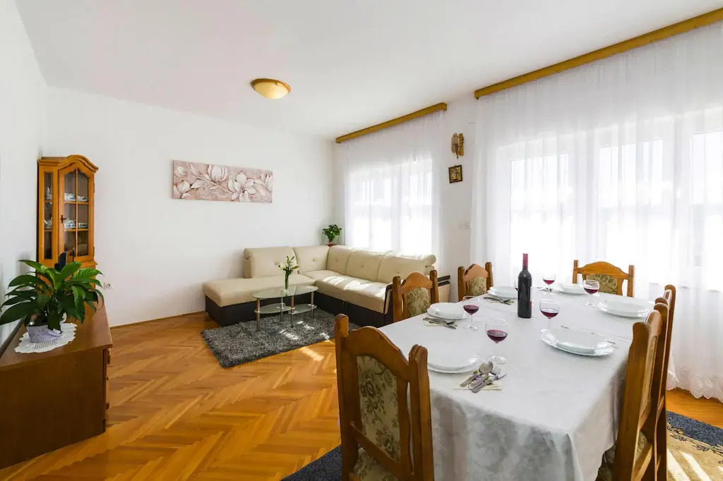 Holiday Home in Rovanjska with Sea Views