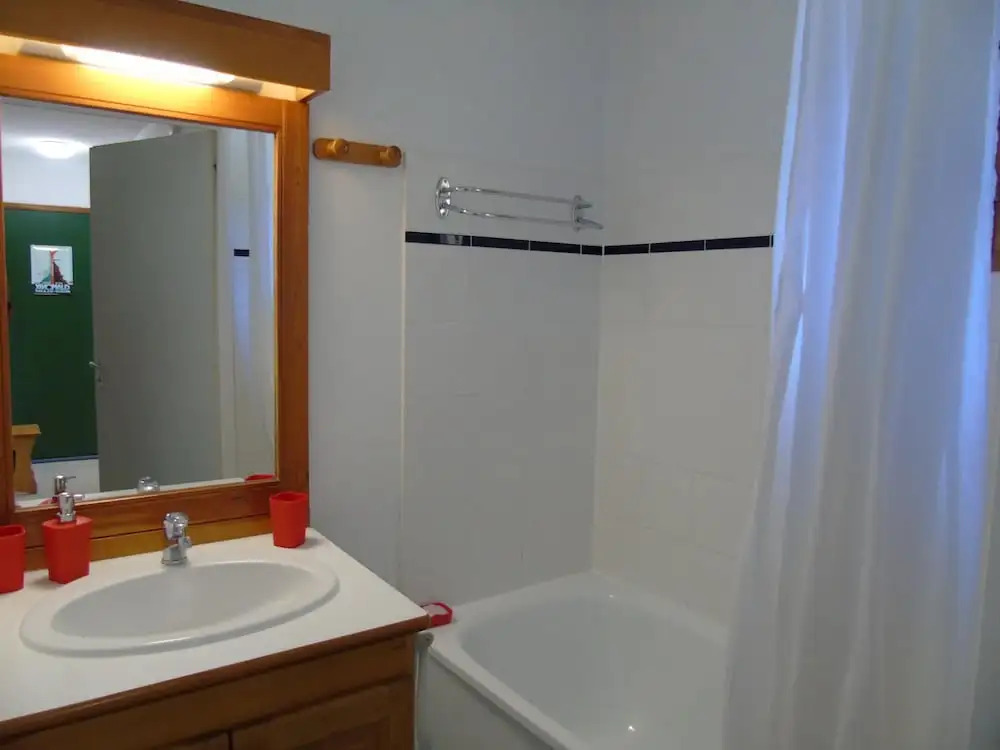Lou Services Apartment G12 LSI 001